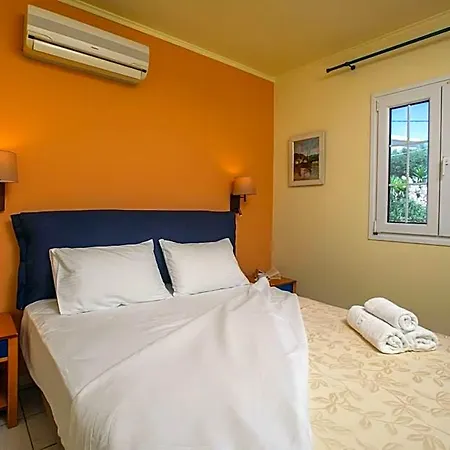 Hotel Garbis &