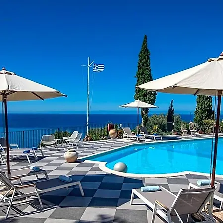 Ξενοδοχείο Garbis & 4*